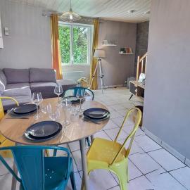 Gites de la Bonaudrie，位于Combrand的酒店