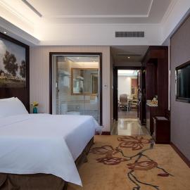Vienna Hotel Guangdong Donguan Daling Mountain Sports Park,位于Jinjuling的酒店
