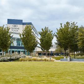 Crowne Plaza Reading，位于雷丁的酒店