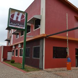 Hotel Poloni，位于伊塔佩蒂宁加的酒店