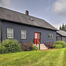 Darling Hill Home on Kingdom Trails-Near Burke Mtn，位于Lyndon的酒店