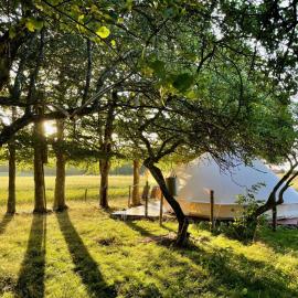 Under Canvas Bornholm，位于Østermarie的酒店