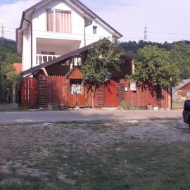 Casa Denisa Vidraru transfgarasan，位于Căpăţîneni-Ungureni的酒店