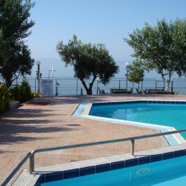 Bungalows Camping Kouyoni，位于基拉奇尼的酒店