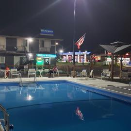 Niagara Falls Courtside Inn，位于尼亚加拉瀑布的酒店