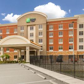 Holiday Inn Express Hotel & Suites Largo-Clearwater by IHG，位于拉哥的酒店