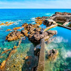 Primera línea en piscinas naturales.，位于巴尔洛文托的酒店