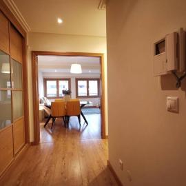 Cozy Purple Telheiras Apartment,位于里斯本的酒店