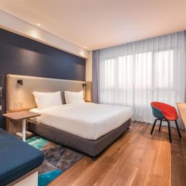Holiday Inn Express Dongyang Hengdian by IHG,位于东阳的酒店