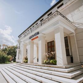 Hotel Cēsis，位于采西斯的酒店
