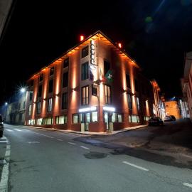 Hotel Eridano，位于Sannazzaro deʼ Burgondi的酒店