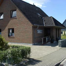 Ferienwohung Hanl - schöne FeWo mit 2 Schlafzimmern mit TV, Garten und großem Badezimmer，位于万德拉普的酒店