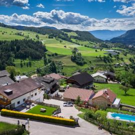 Hotel Gasthof Kircher，位于菲耶的酒店