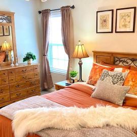 Spacious & comfy home in ultra-convenient location 2025 Traveller Award Winner，位于温德的酒店