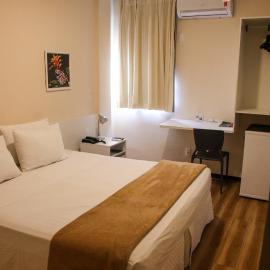 Hotel Acalanto Feira de Santana,位于费拉迪圣安娜的酒店