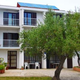 Rooms Amfora，位于克尔克的酒店
