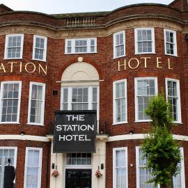 The Station Hotel and Banqueting,位于达德利的酒店