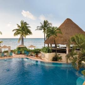 Wyndham Alltra Playa del Carmen Adults Only All Inclusive，位于普拉亚卡门的酒店