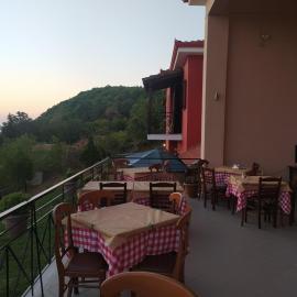 HOTEL ΗΩ (ΞΕΝΩΝΑΣ ΤΣΙΑΧΡΗΣ)，位于Morfovoúnion的酒店