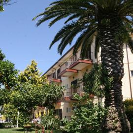 Arcada Hotel，位于托沙的酒店