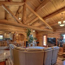 Exquisite Log Home with Lander Valley Views!，位于兰德的酒店