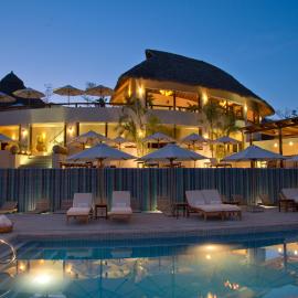 Grand Matlali Suites & Villas Riviera Nayarit，位于克鲁兹德华纳卡克斯特尔的酒店