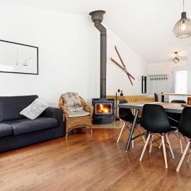 Condo 49 Chemin de la Corniche by Les Chalets Alpins，位于斯托纳姆的酒店