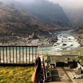 Hotel La Orilla Muzaffarabad，位于穆扎法拉巴德的酒店