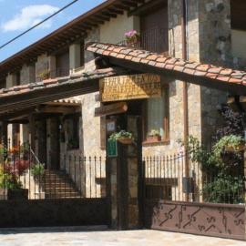 Apartamentos Rurales "La Cabaña"，位于拉斯卡弗里亚的酒店