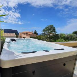 Rêves de vie, le "Port Miou" vue mer, grande terrasse avec jacuzzi，位于卡西斯的酒店