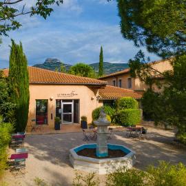 Logis Hotel Noemys pont de l'Etoile，位于欧巴涅的酒店