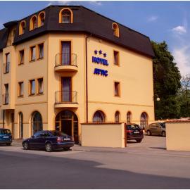 Attic Hotel，位于布拉格的酒店