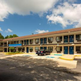 Motel 6-Camp Springs, DC - South Camp Springs,位于坎普泉的酒店