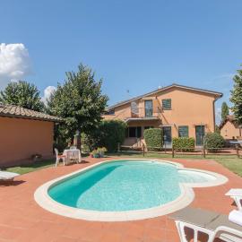 Residence Mugello Resort，位于斯卡尔佩里亚的酒店