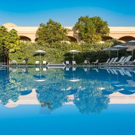 Romano Palace Luxury Hotel，位于卡塔尼亚的酒店