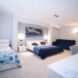 IsolaDino b&b sweet home，位于普拉亚·阿马勒的酒店