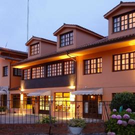 Hotel Marqués de la Moral，位于Naveces的酒店
