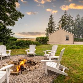 Stunning, Remodelled Cottage, Picturesque Location，位于Duncanston的酒店