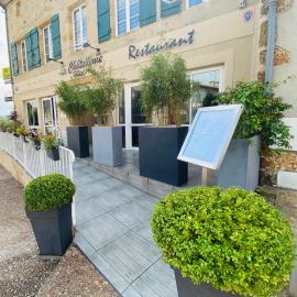 Logis Hôtel Restaurant La Châtellenie,位于Availles-Limouzine的酒店