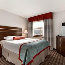 Super 8 by Wyndham Saskatoon Near Downtown，位于萨斯卡通的酒店