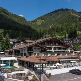 Sport Hotel Majarè，位于博萨迪法萨的酒店