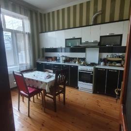 Дом в Хырдалане，位于Xirdalan的酒店