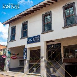 Hotel San José Plaza Coatepec，位于科阿特佩克的酒店