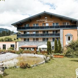 Embacher Sporthotel，位于Embach的酒店