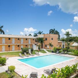 Orange Hill Beach Inn，位于拿骚的酒店
