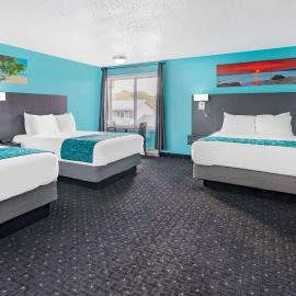 Howard Johnson by Wyndham Gananoque，位于加纳诺克的酒店