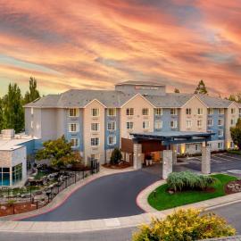 Best Western Premier Keizer Salem Hotel，位于Keizer的酒店