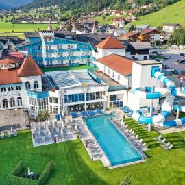 Schlosshotel Lacknerhof，位于弗拉绍的酒店