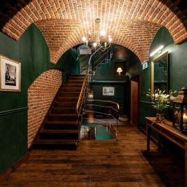 Baron Boutique Hotel，位于耶莱尼亚古拉的酒店