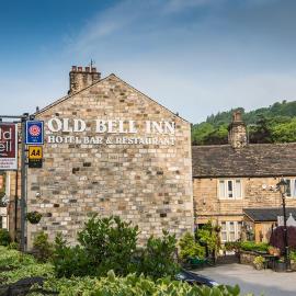 The Old Bell Inn，位于奥尔德姆的酒店